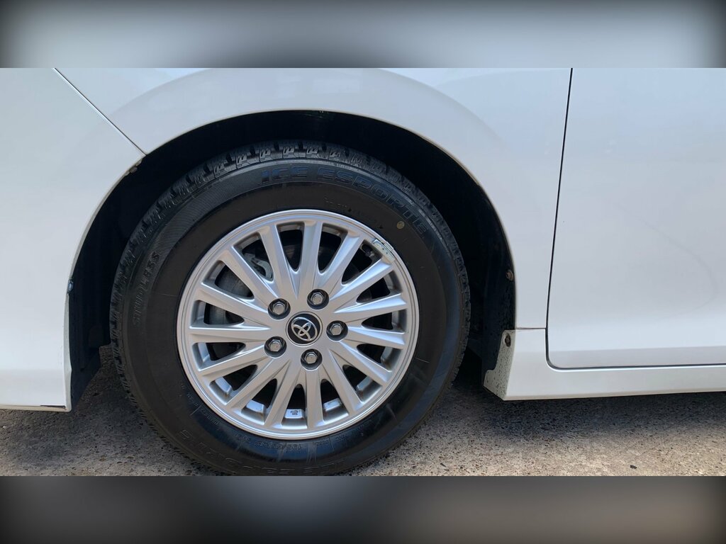 Toyota Voxy Voxy 1.8 Hybrid White #14