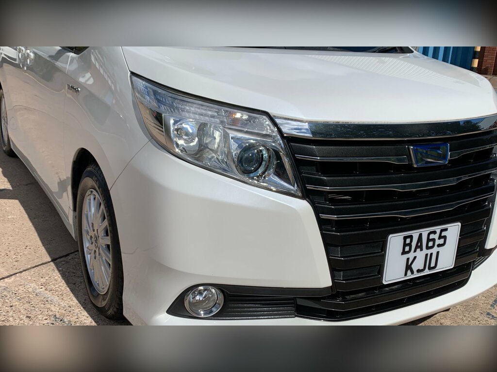 Toyota Voxy Noah 1.8 Hybrid 7 Seats Mpv Ulez White #5