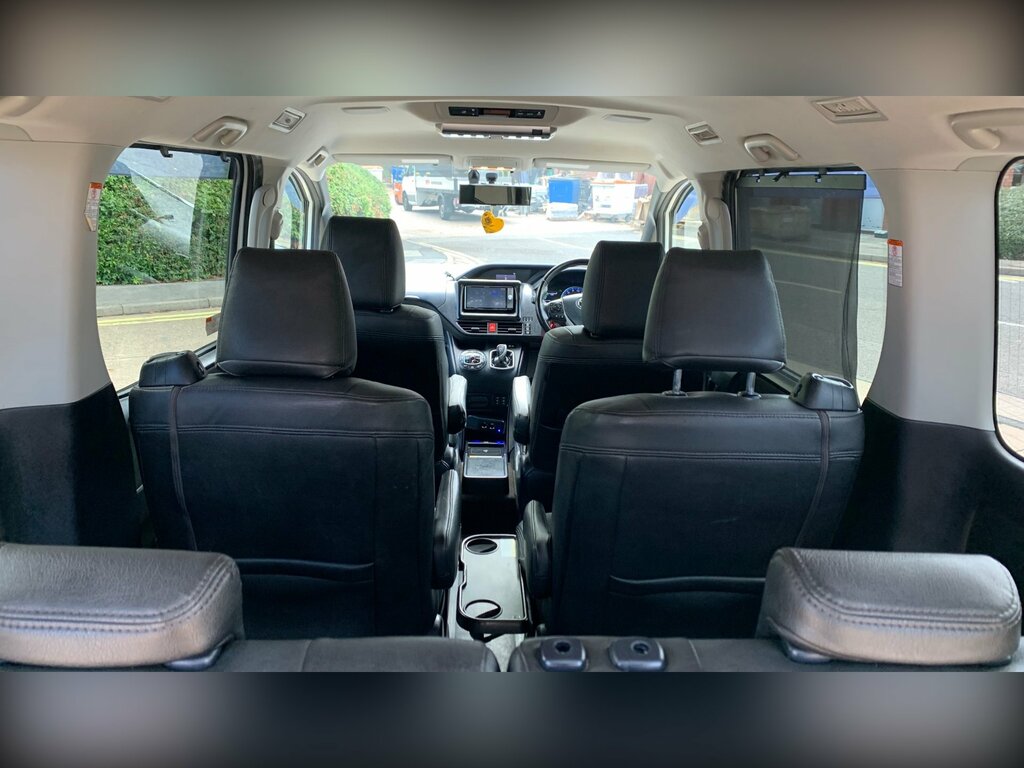 Toyota Voxy Voxy 1.8 Hybrid White #50
