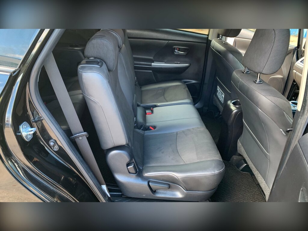 Toyota Prius+ 1.8L Icon Silver #38
