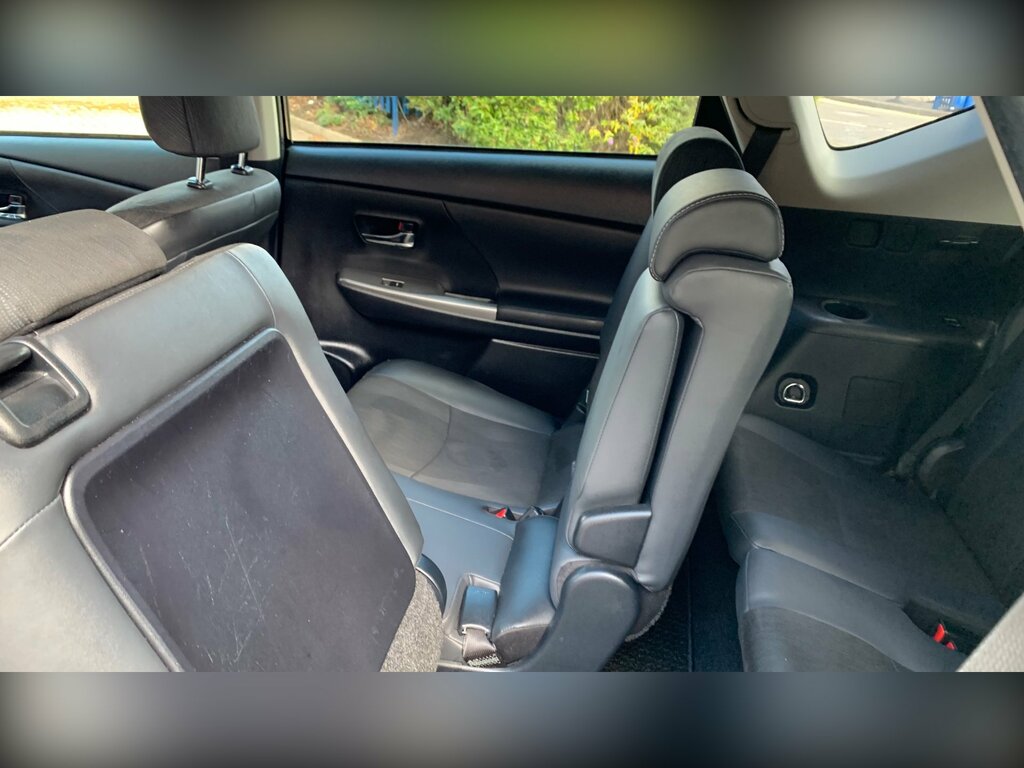 Toyota Prius+ 1.8L Icon Silver #35