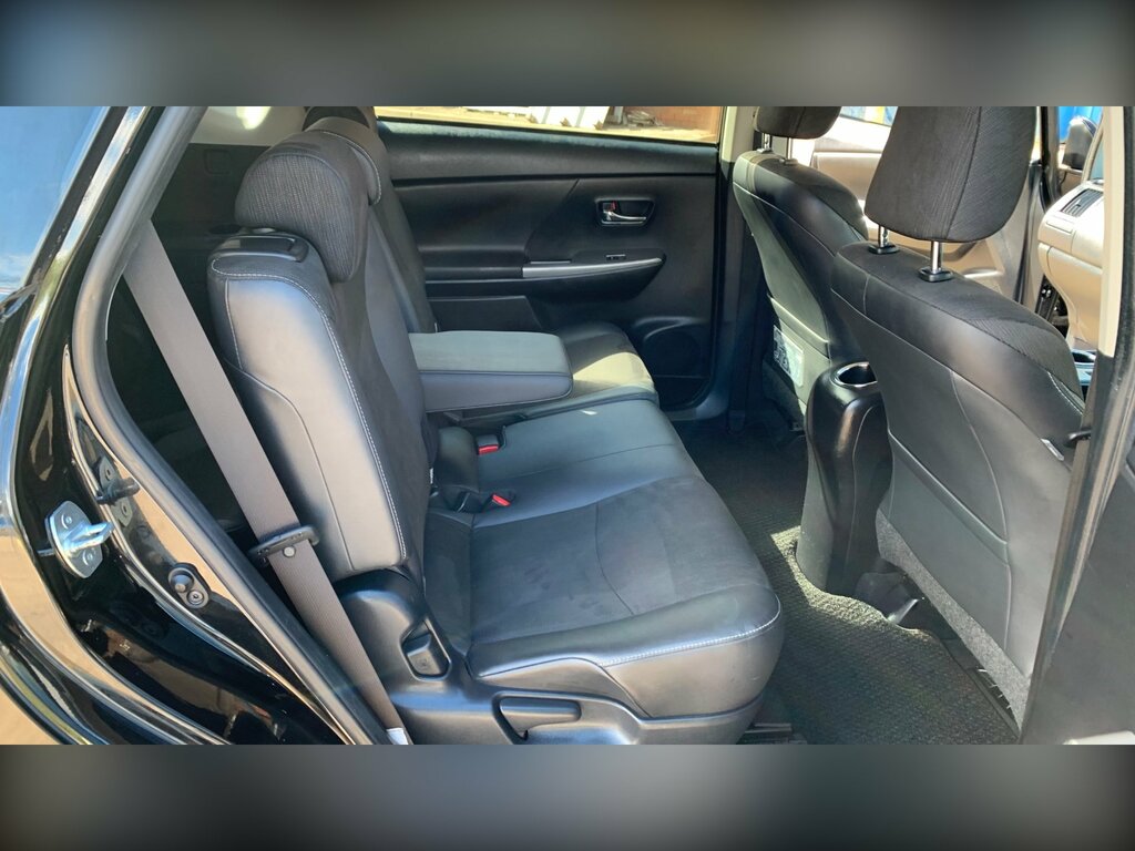 Toyota Prius+ 1.8L Icon Silver #47