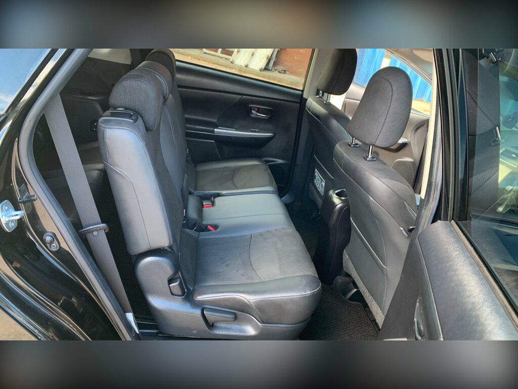 Toyota Prius+ 1.8L Icon Silver #39