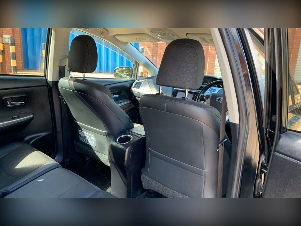 Toyota Prius+ 1.8L Icon Silver #51