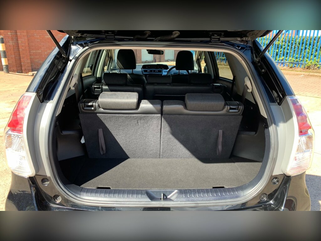 Toyota Prius+ 1.8L Icon Silver #78
