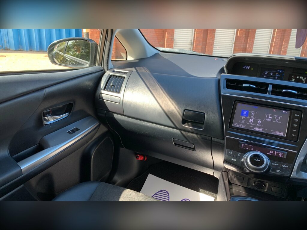 Toyota Prius+ 1.8L Icon Silver #65