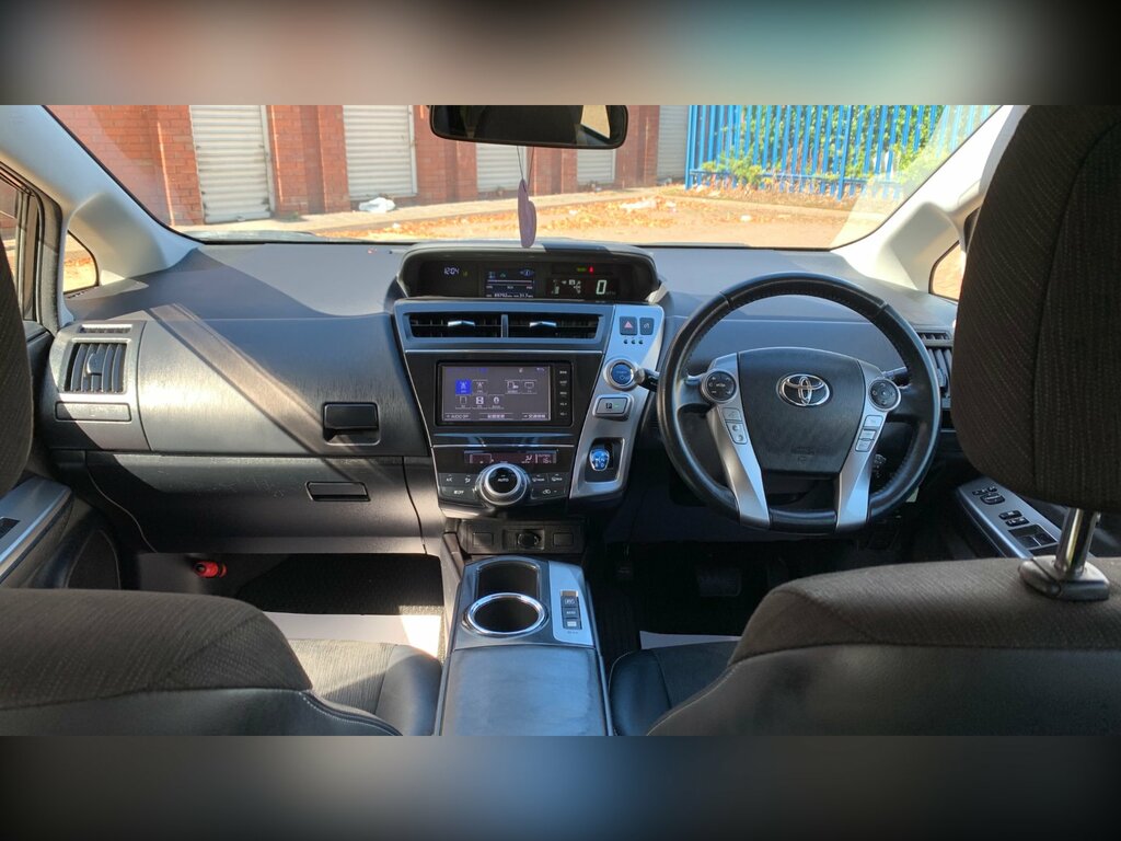 Toyota Prius+ 1.8L Icon Silver #76