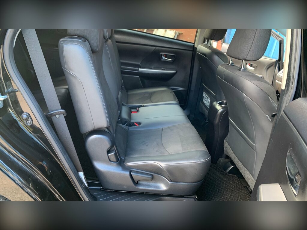 Toyota Prius+ 1.8L Icon Silver #42