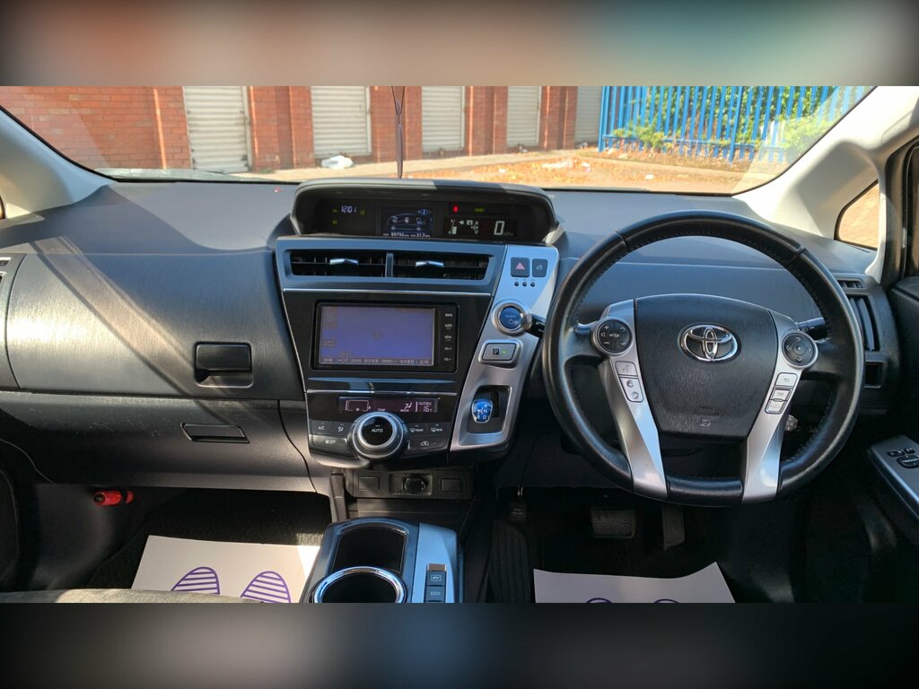 Toyota Prius+ 1.8L Icon Silver #52