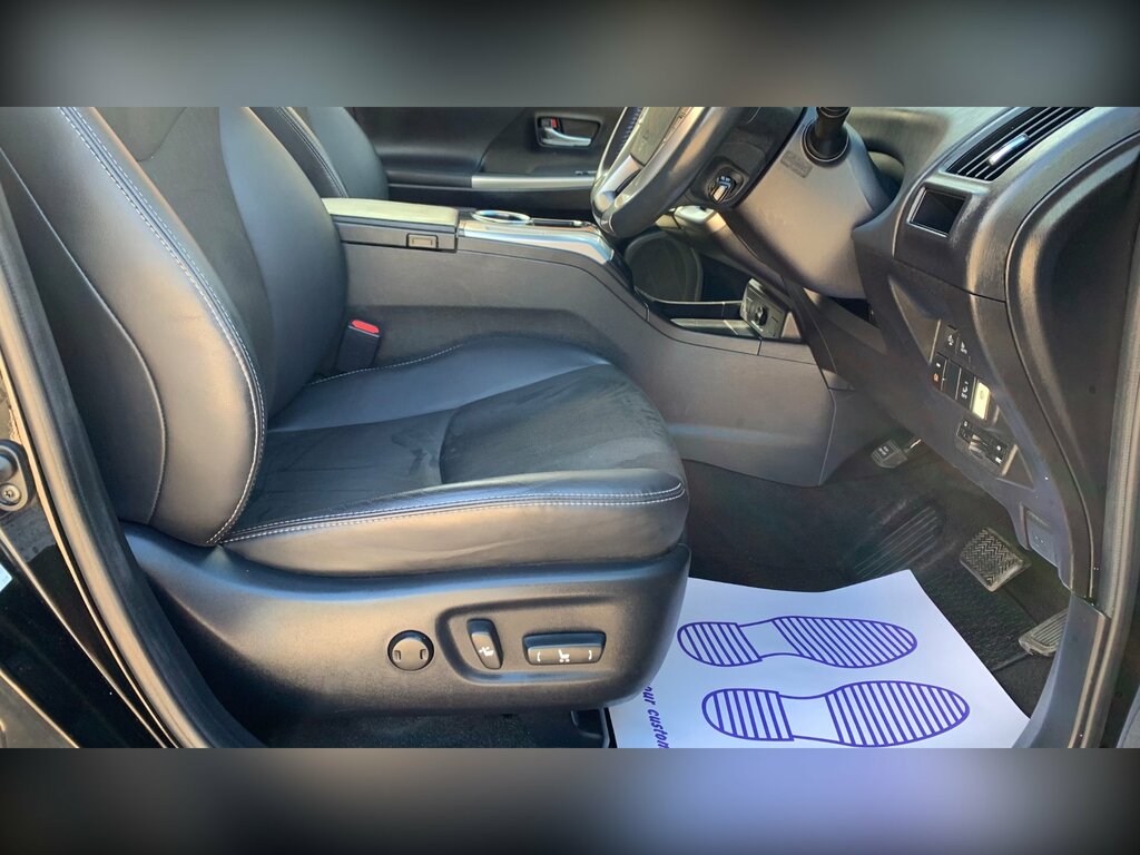 Toyota Prius+ 1.8L Icon Silver #62