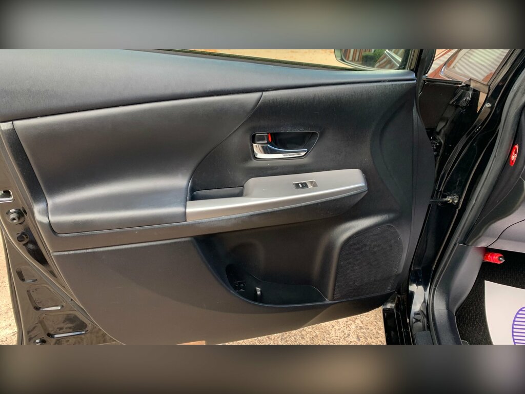 Toyota Prius+ 1.8L Icon Silver #26