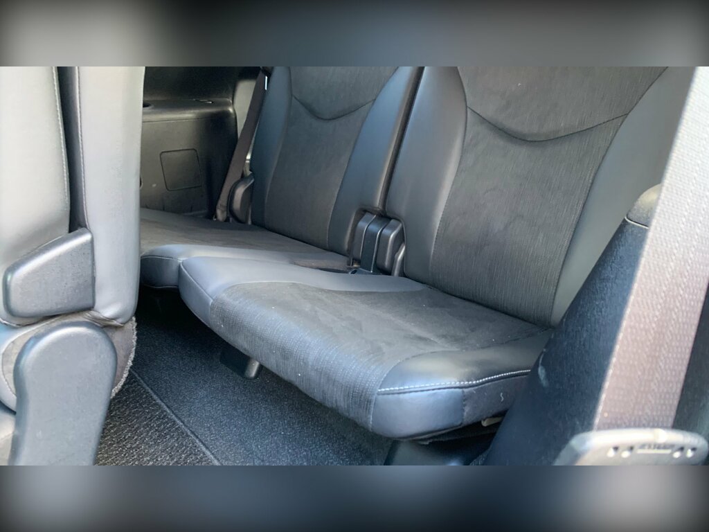 Toyota Prius+ 1.8L Icon Silver #36