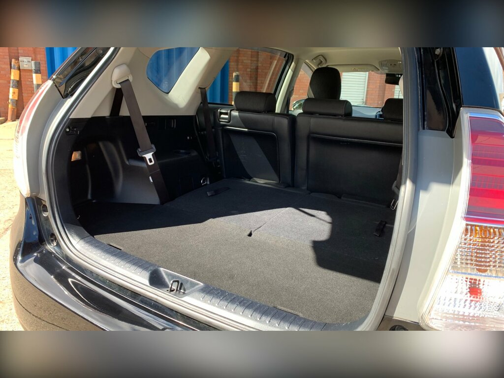 Toyota Prius+ 1.8L Icon Silver #85
