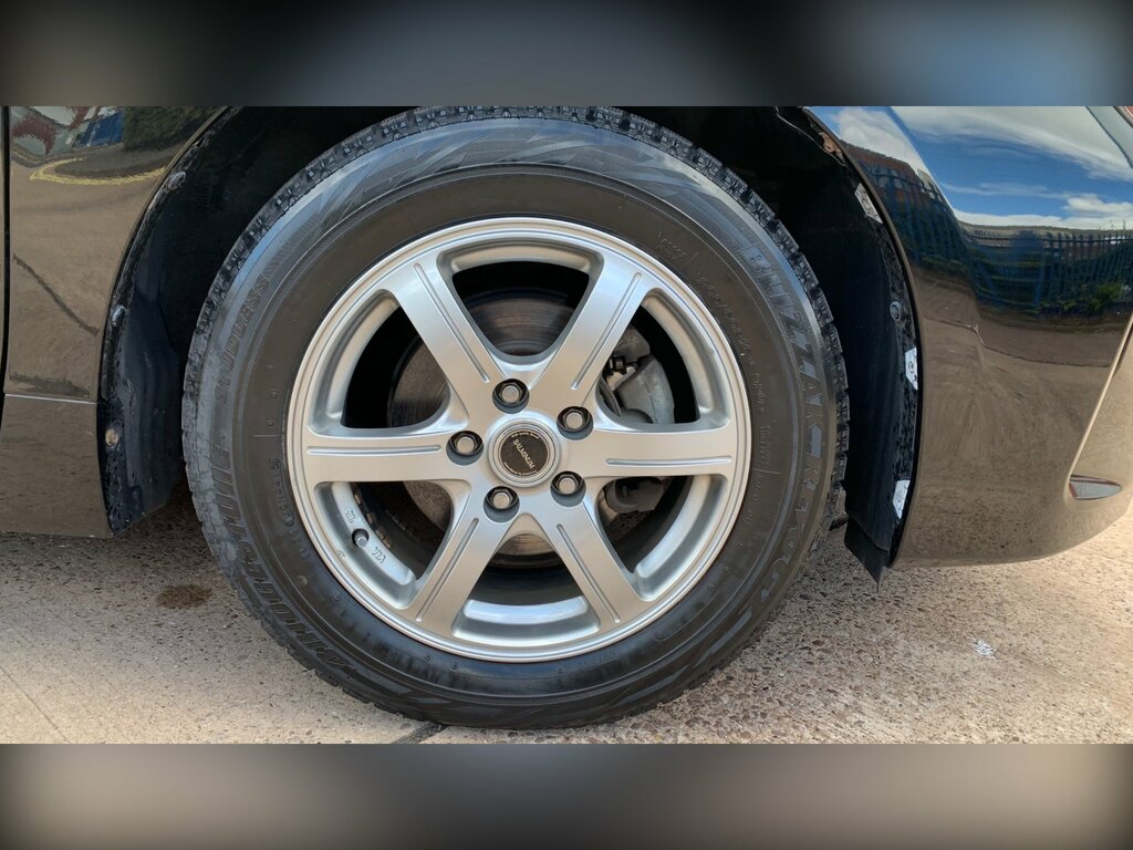 Toyota Prius+ 1.8L Icon Silver #22