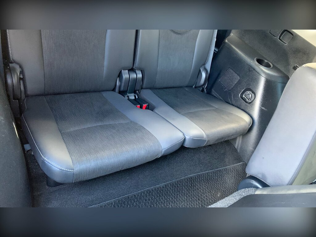 Toyota Prius+ 1.8L Icon Silver #43