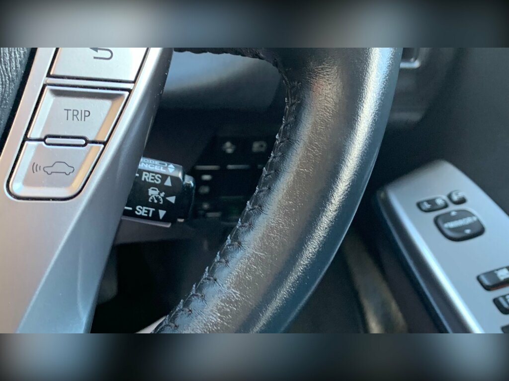 Toyota Prius+ 1.8L Icon Silver #69