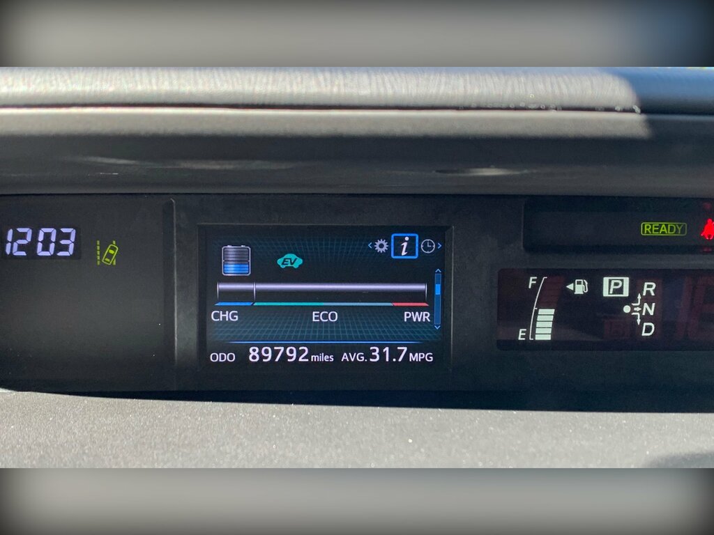 Toyota Prius+ 1.8L Icon Silver #73