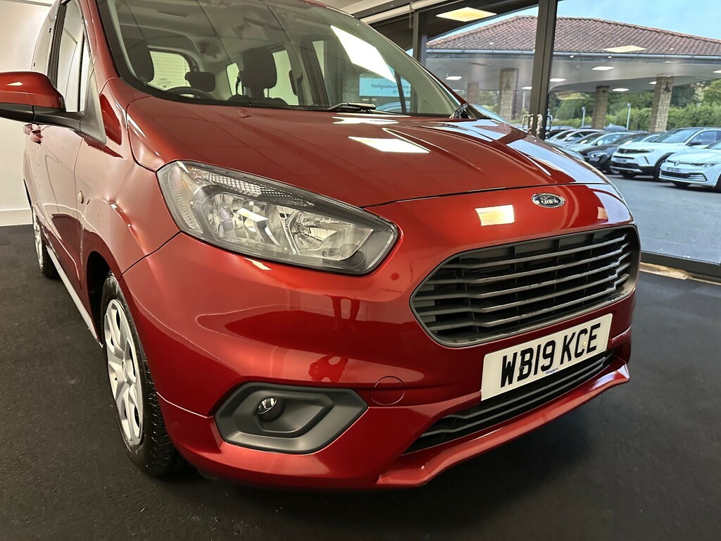 Ford Tourneo Courier 1.5 Tdci Zetec Mpv Euro 6 100 P Red #4