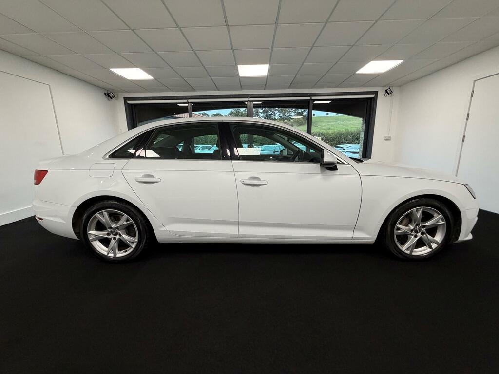 Audi A4 2.0 Tdi Ultra Sport Saloon Di White #4