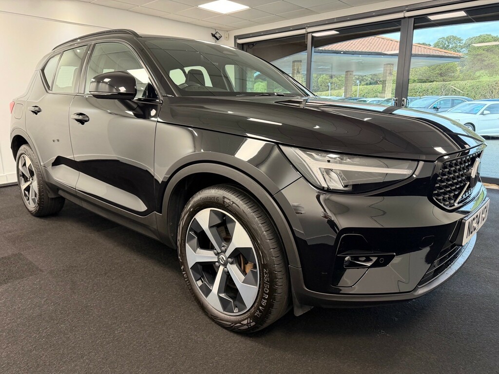 Volvo XC40 2.0 B3 Mhev Plus Dark Suv Hyb Black #3