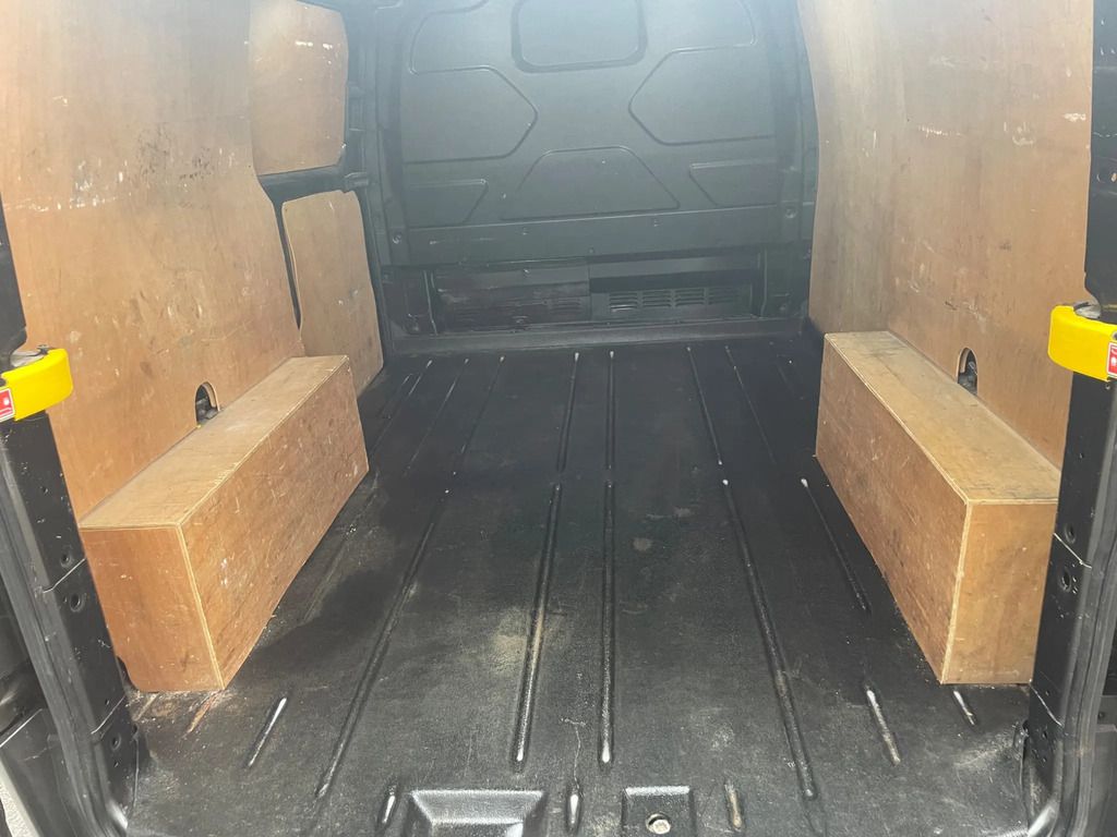 Ford Transit Custom 2.0 Tdci 290 Limited Panel Van L SJ68MUY #4