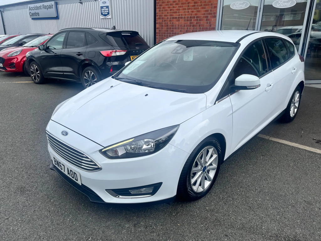 Ford Focus 1.0T Ecoboost Titanium Hatchback E  #2