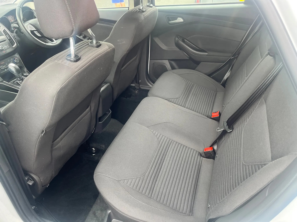 Ford Focus 1.0T Ecoboost Titanium Hatchback E  #6