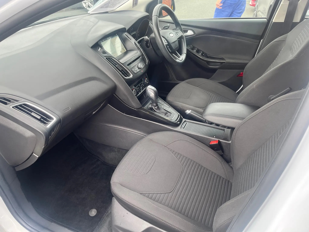 Ford Focus 1.0T Ecoboost Titanium Hatchback E  #3