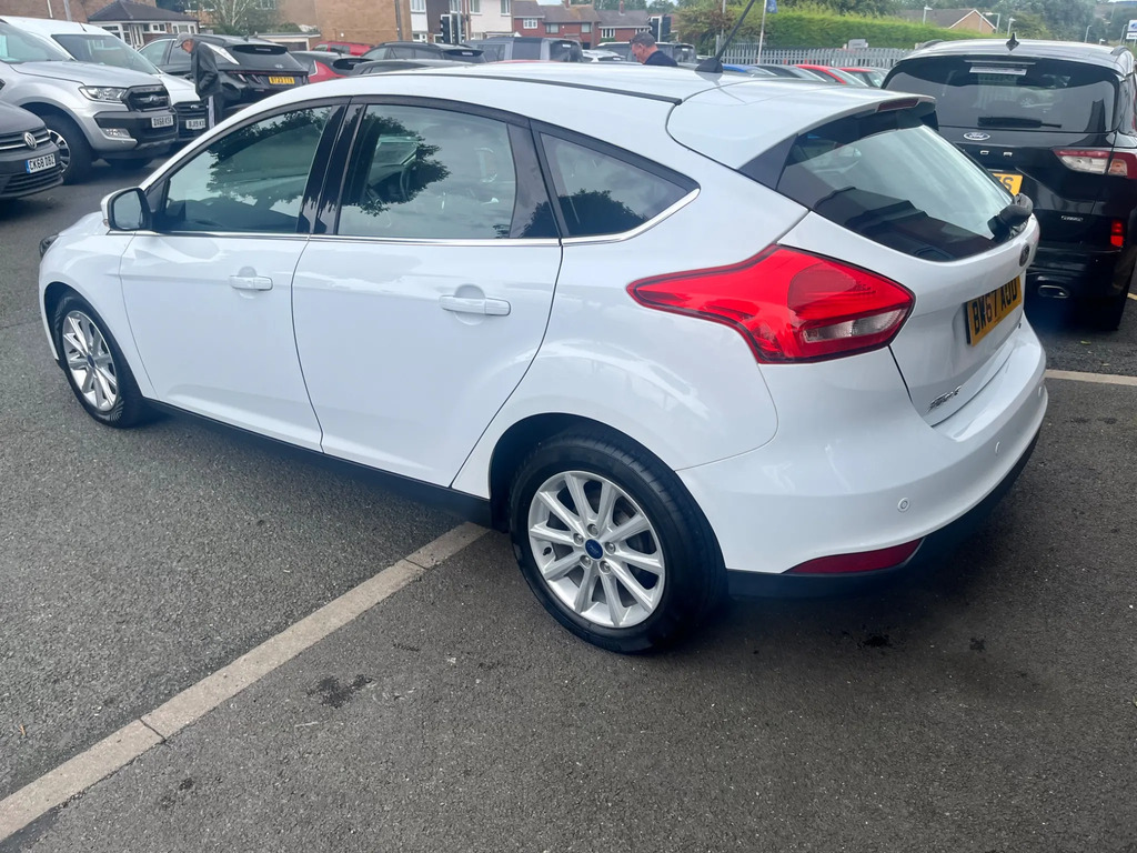 Ford Focus 1.0T Ecoboost Titanium Hatchback E  #5