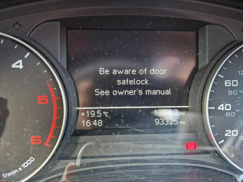 Audi A6 Saloon 2.0 Tdi Ultra Black Edition White #11
