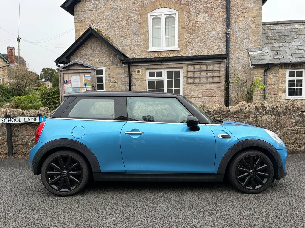 Mini Hatch 1.5 Cooper Hatchback Euro 6 Ss NK15VMW Blue #2