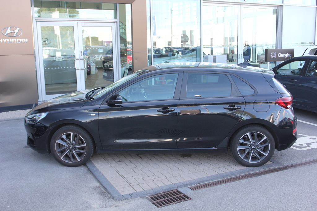 Hyundai I30 1.0T Gdi Premium Black #6
