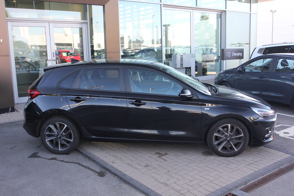Hyundai I30 1.0T Gdi Premium Black #5