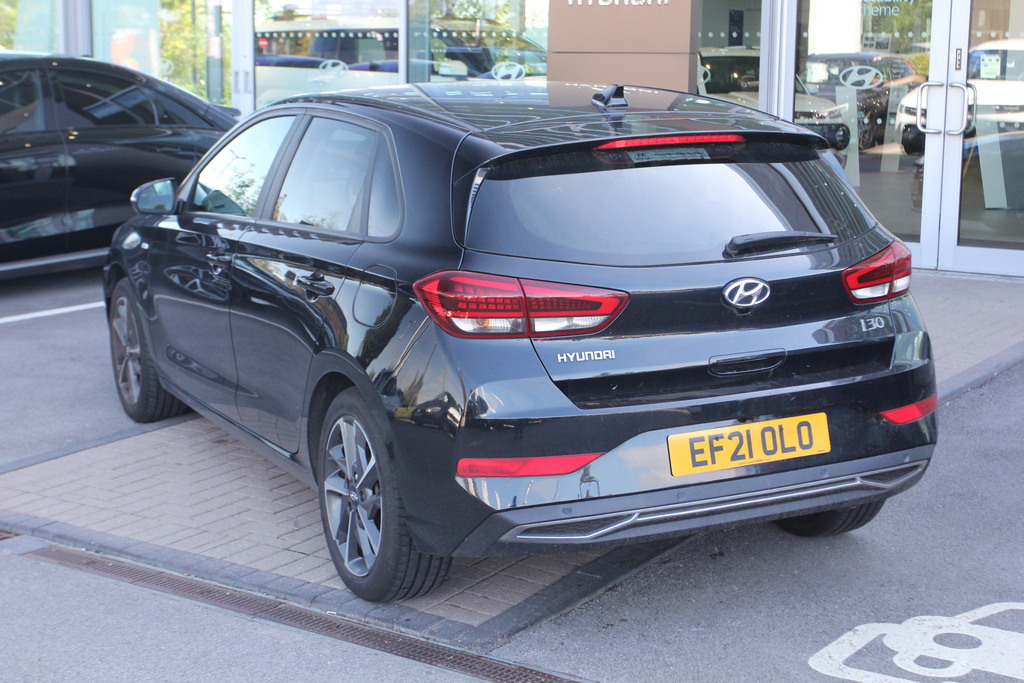 Hyundai I30 1.0T Gdi Premium Black #3