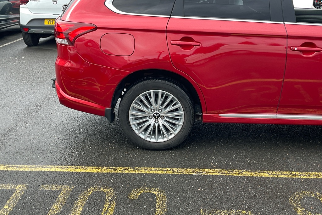 Mitsubishi Outlander 2.4 Phev 4H Red #4