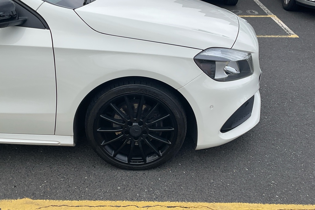 Mercedes-Benz A Class A180d Amg Line Executive YM67YGA White #4