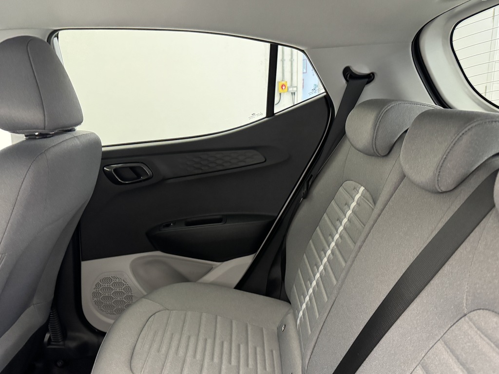 Hyundai I10 Hatchback Green #11