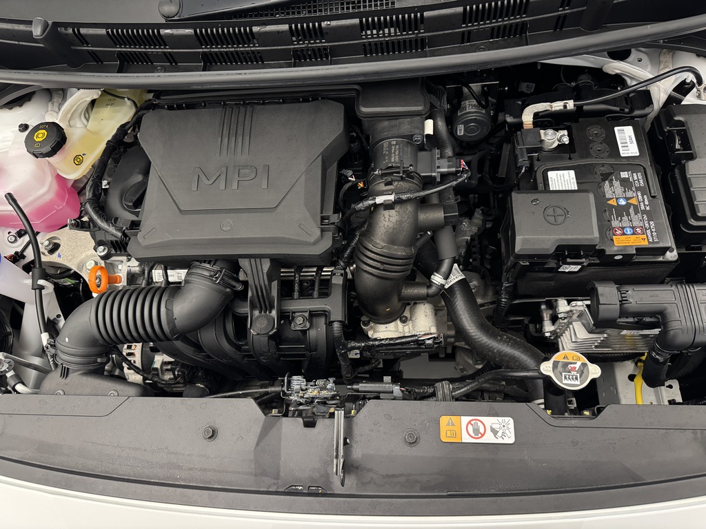Hyundai I10 Hatchback Green #28