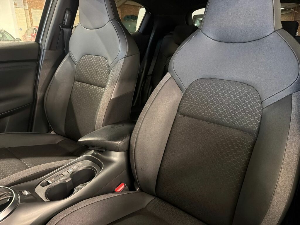 Nissan Juke Hatchback Black #16