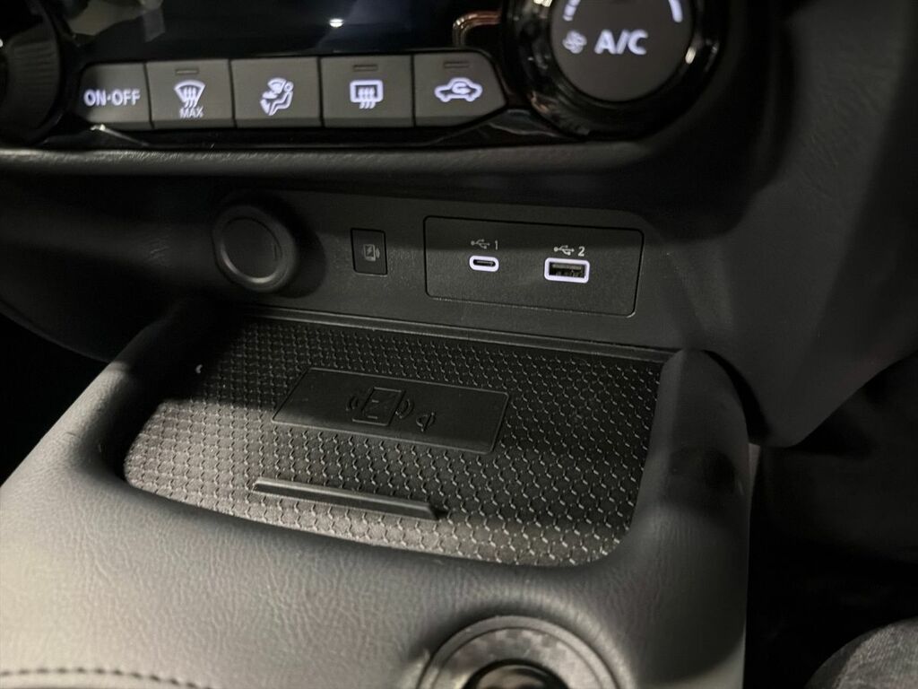 Nissan Juke Hatchback Black #20