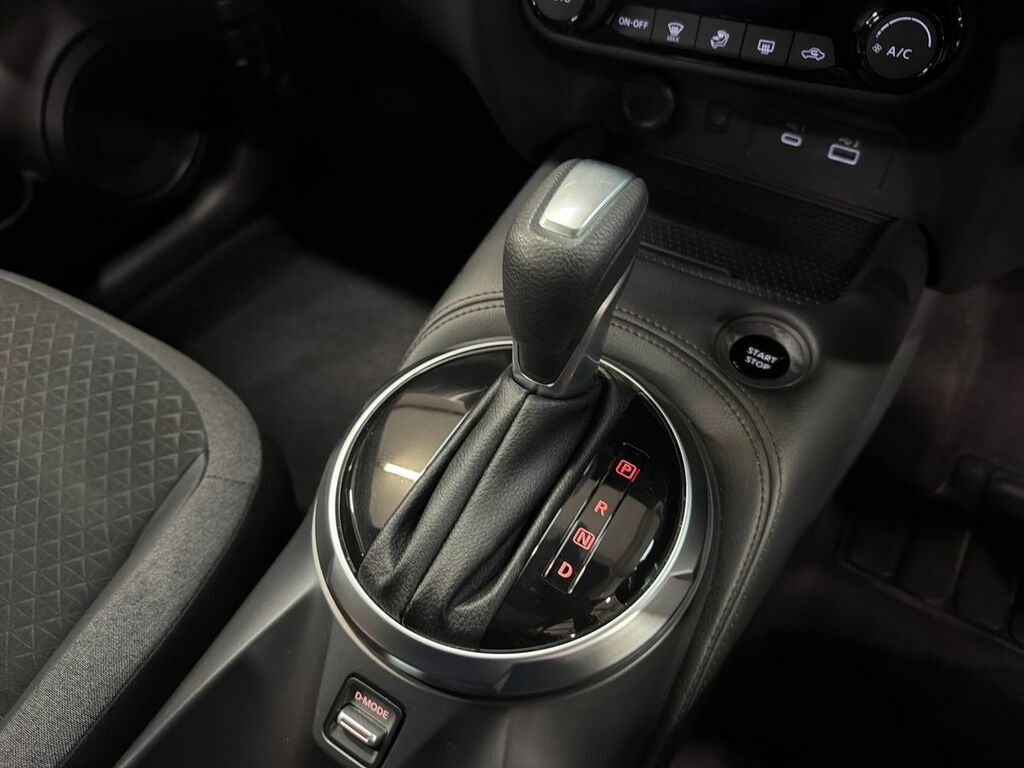 Nissan Juke Hatchback Black #23