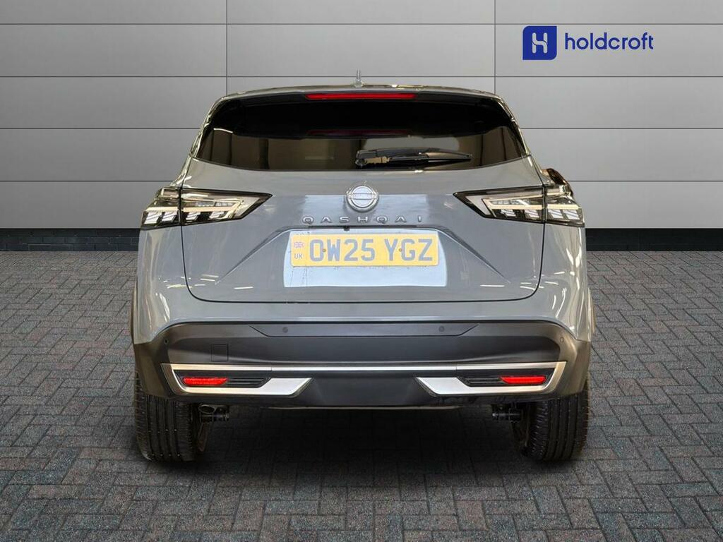 Nissan Qashqai 1.3 Dig-t Mh Tekna Grey #4