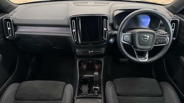 Volvo XC40 B4 Ultimate Black #4