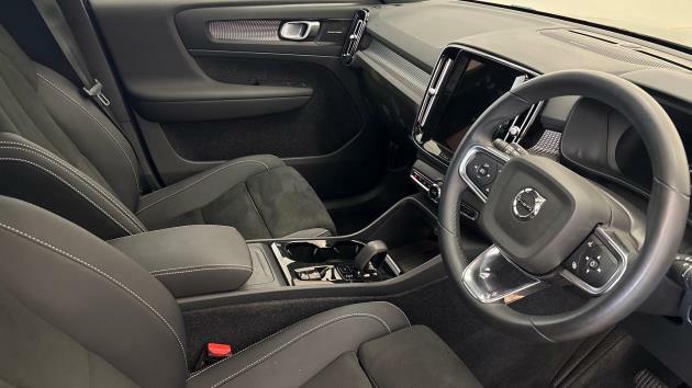 Volvo XC40 B4 Ultimate Black #5