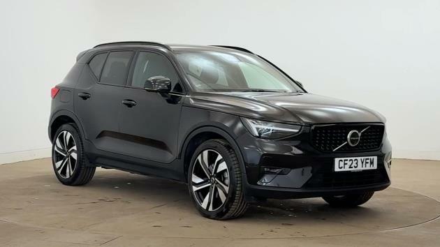 Volvo XC40 B4 Ultimate Black #1