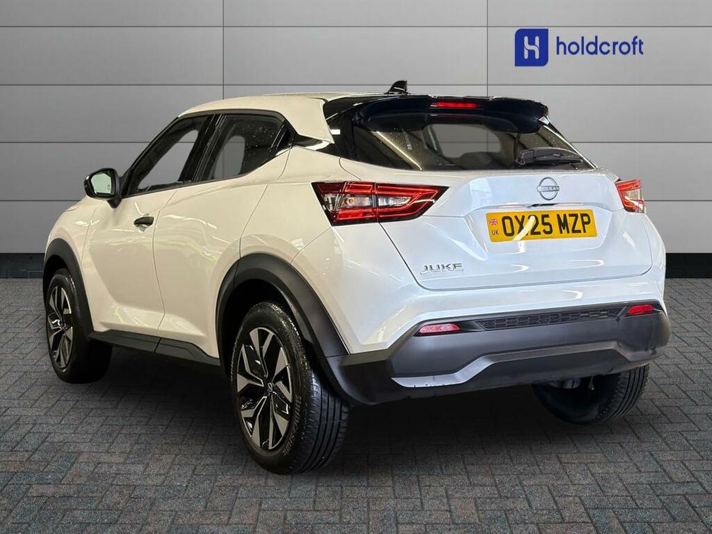 Nissan Juke Tekna Black #3