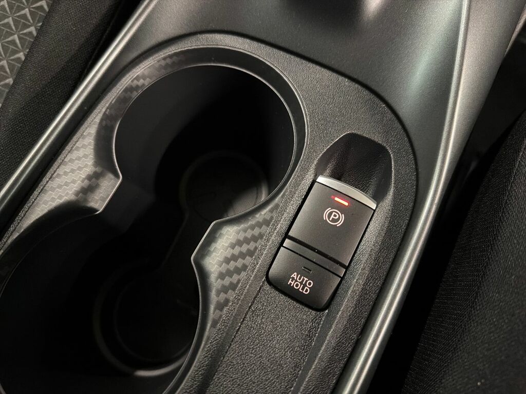 Nissan Juke Tekna Black #24