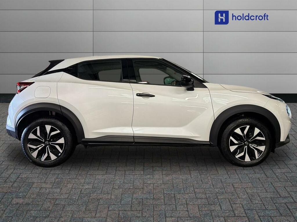 Nissan Juke Tekna Black #2