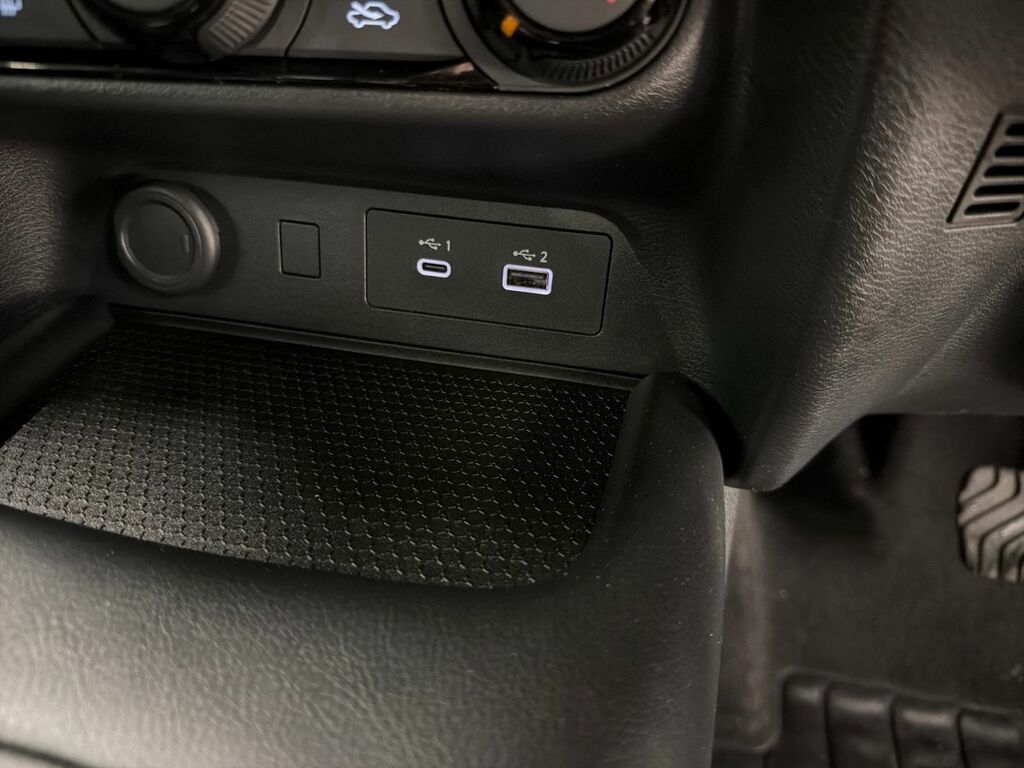 Nissan Juke Tekna Black #25