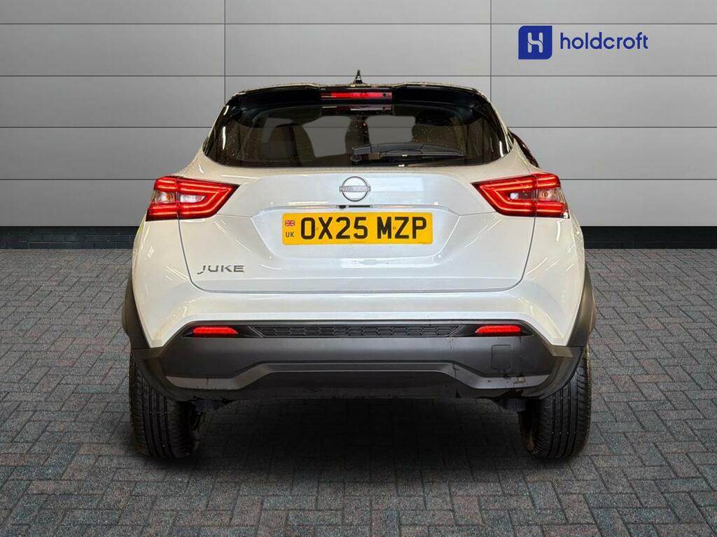 Nissan Juke Tekna Black #4